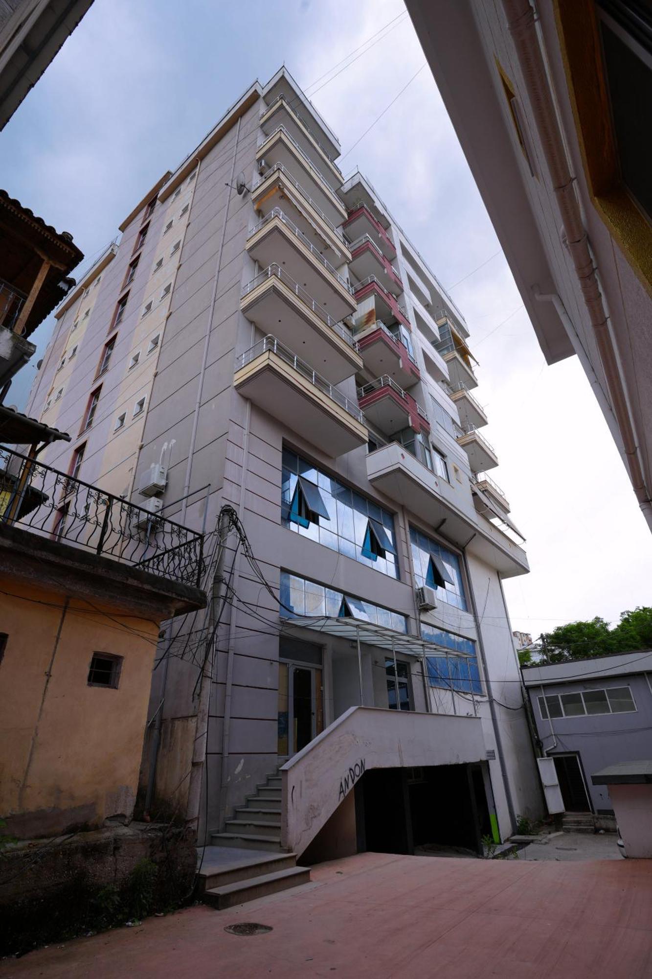 “Apheartment Gjirokastra” Appartement Buitenkant foto